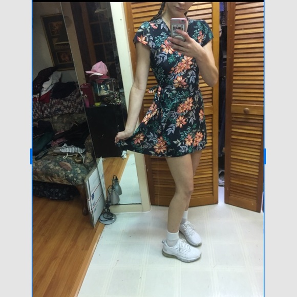 Meet your Posher, Caitlin - Picture 4 of 11